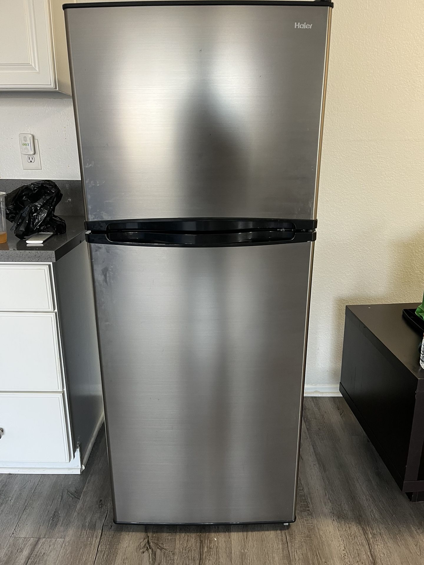 Haier Refrigerator 9.8 cu ft