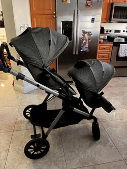 Evenflo Tiwns Stroller