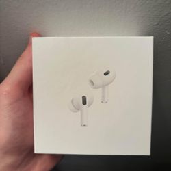 Apple AirPods Pro 2nd Generation with MagSafe Wireless Charging Case (USB‑C)