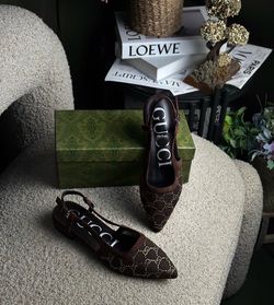 Women’s shoes