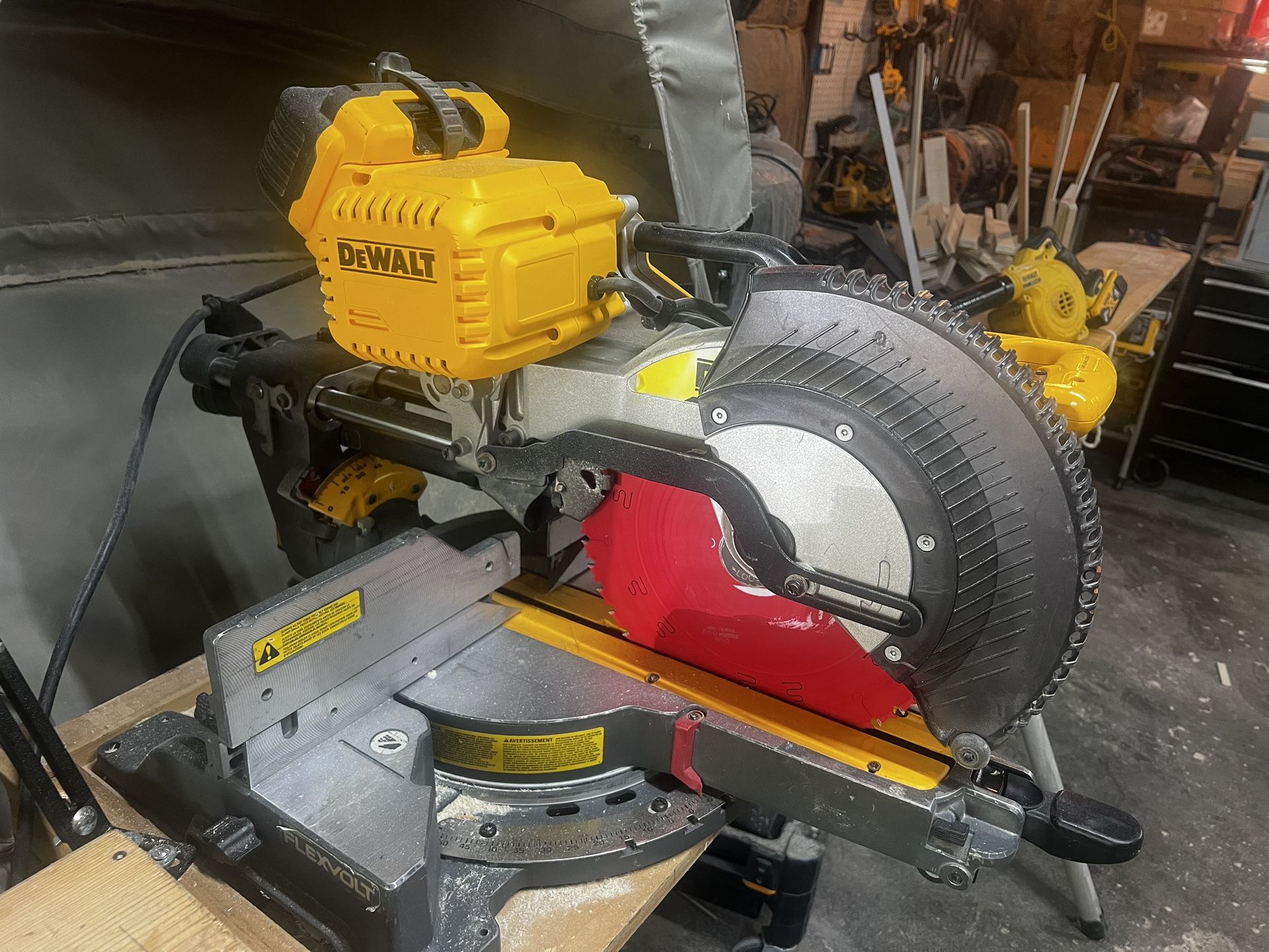 DEWALT Brushless Flex Volt 120v Max 