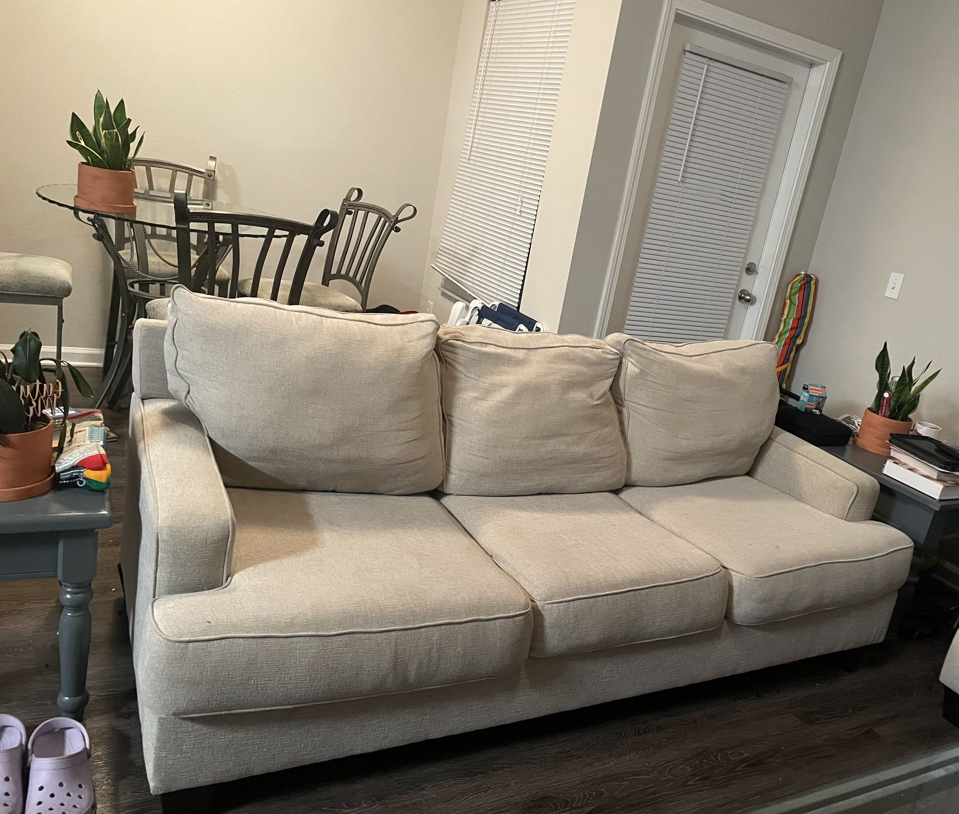 2 COUCHES