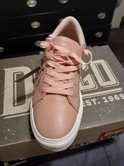 Pink Dingos