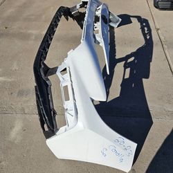 Toyota Corolla Se front bumper oem