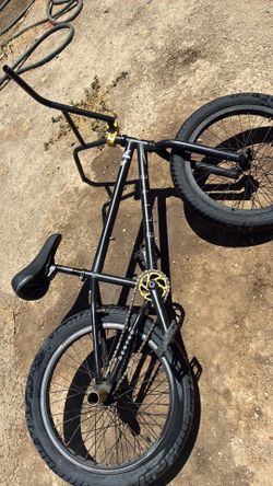 Elite box bike has no issues but it has no grips