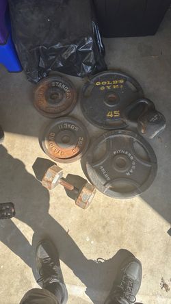 Golds gym & Stantard Olympic weights