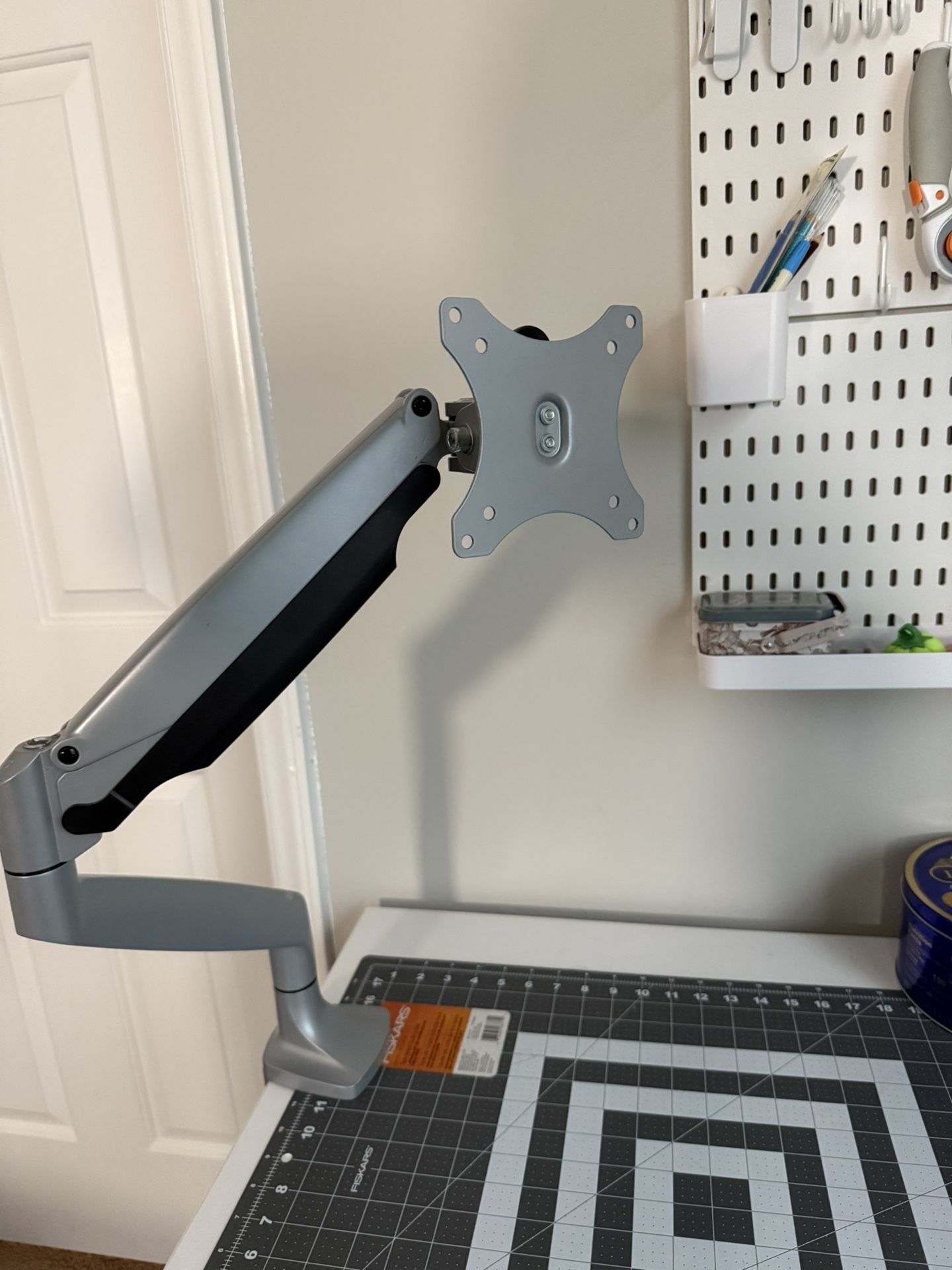 Jarvis Single Monitor Arm And Laptop Tray