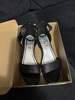 Art Class Fannie Heels  Shoes  NEW