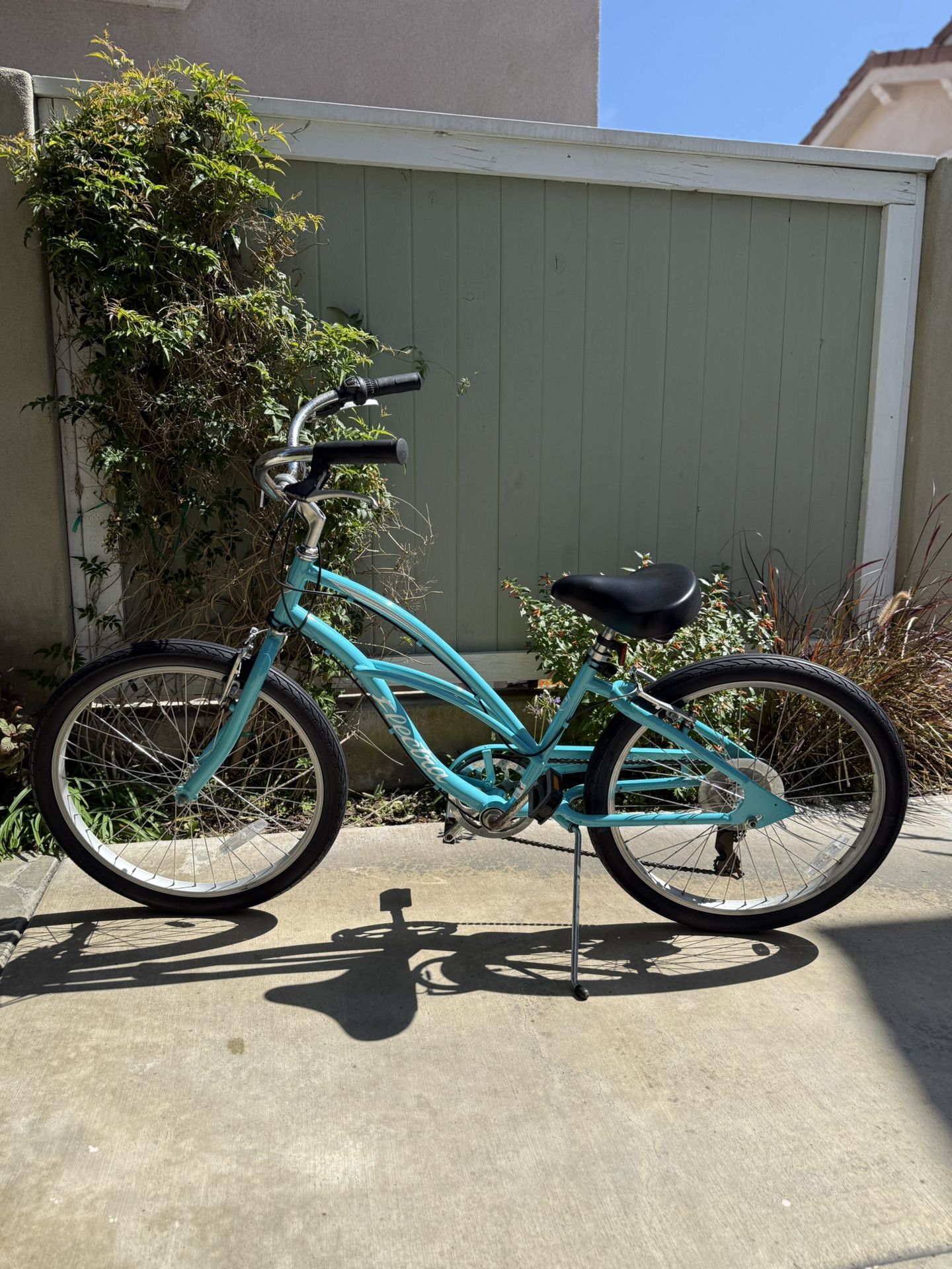 🌊 Electra Cruiser 7D – Ride in Style!