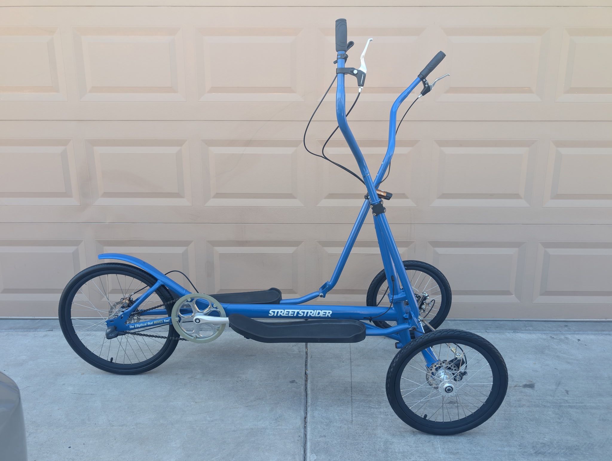 Street strider Eleptical bike. 3 speeds disc brakes. Like New with Freshly túne up. Retail price $1200. Selling For only $450.   the best low-impact, 