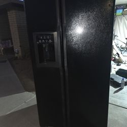 GE Refrigerator 