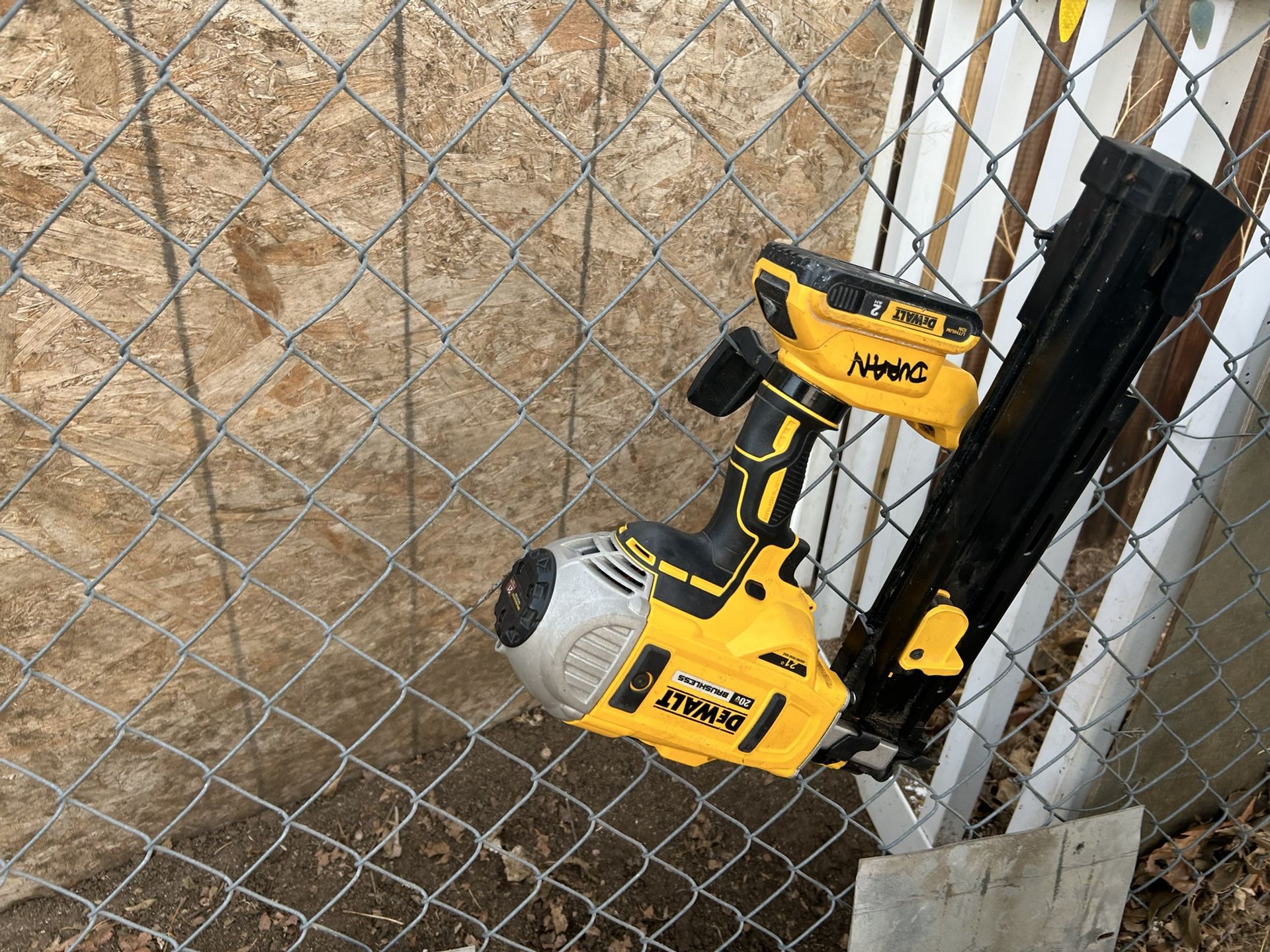 Dewalt Battery Powered Nail Gun (Tool Only)