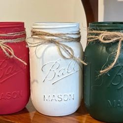 Chalk painted distressed mason jars gift decor - RED WHITE GREEN