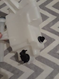 Toyota rav4 washer pump