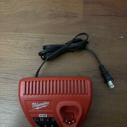 Milwaukee M12 Charger