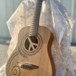 Beautiful Luna Safari Peace 3/4 Size Travel Acoustic Guitar 