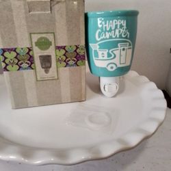 Scentsy " Happy Camper " Wax Plug-in Warmer 