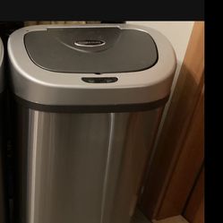 Electric Garbage Disposal Can 