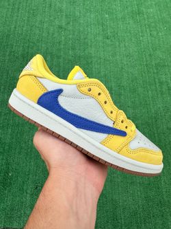 AIR JORDAN 1 RETRO LOW OG SP x TRAVIS SCOTT “CANARY” (Size 1.5, Youth)