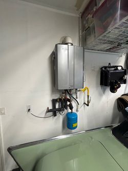 Rinnai RUR98 tankless water heater