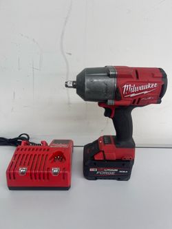 Milwaukee cat no. 2767-20 impact wrench 1/2 square ring 18/ v  w- forge red lithium xc8.0 battery great condition working perfect w/ original charger