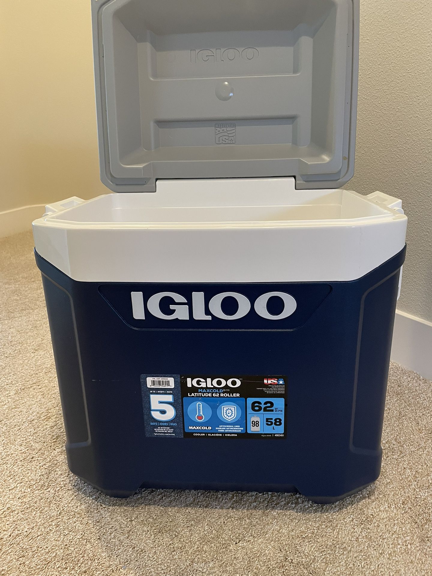 Igloo Maxcold cooler With Wheels