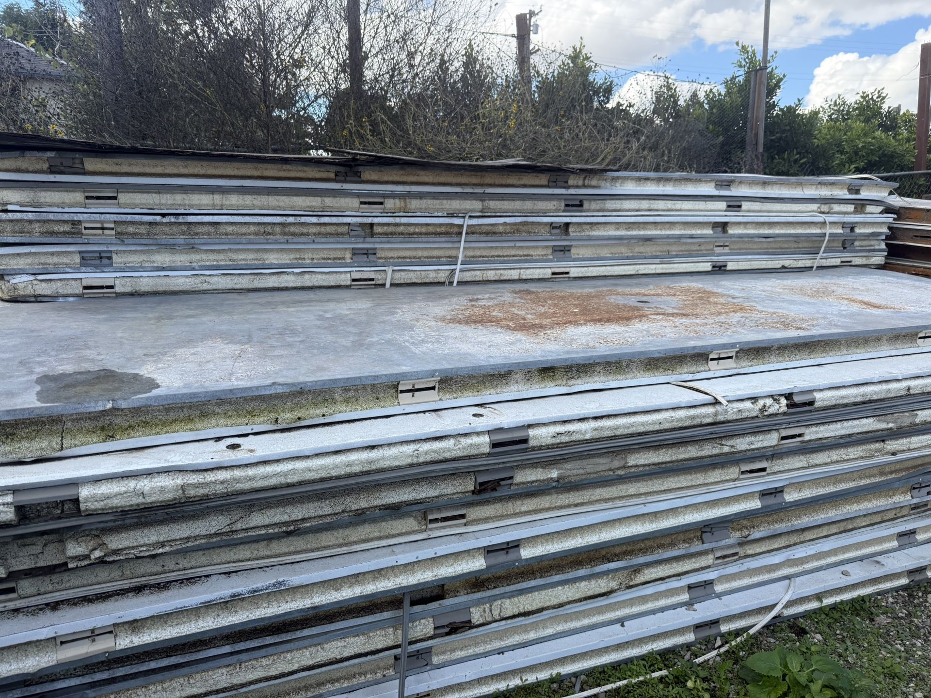 parts to assemble an ice Cooler