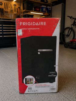 Mid size refrigerator