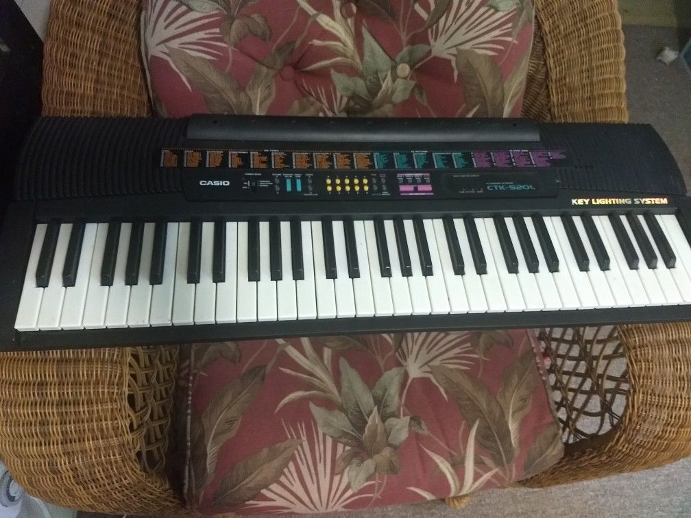 Casio Keyboard CTK-520L