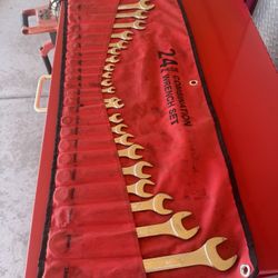 24 Piece Wrench Set