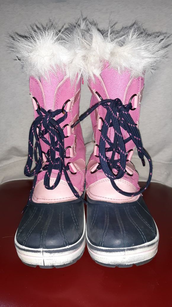 Girls size 4 ozark trail winter boots