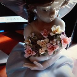 Lladro Fragrant Bouquet Figure