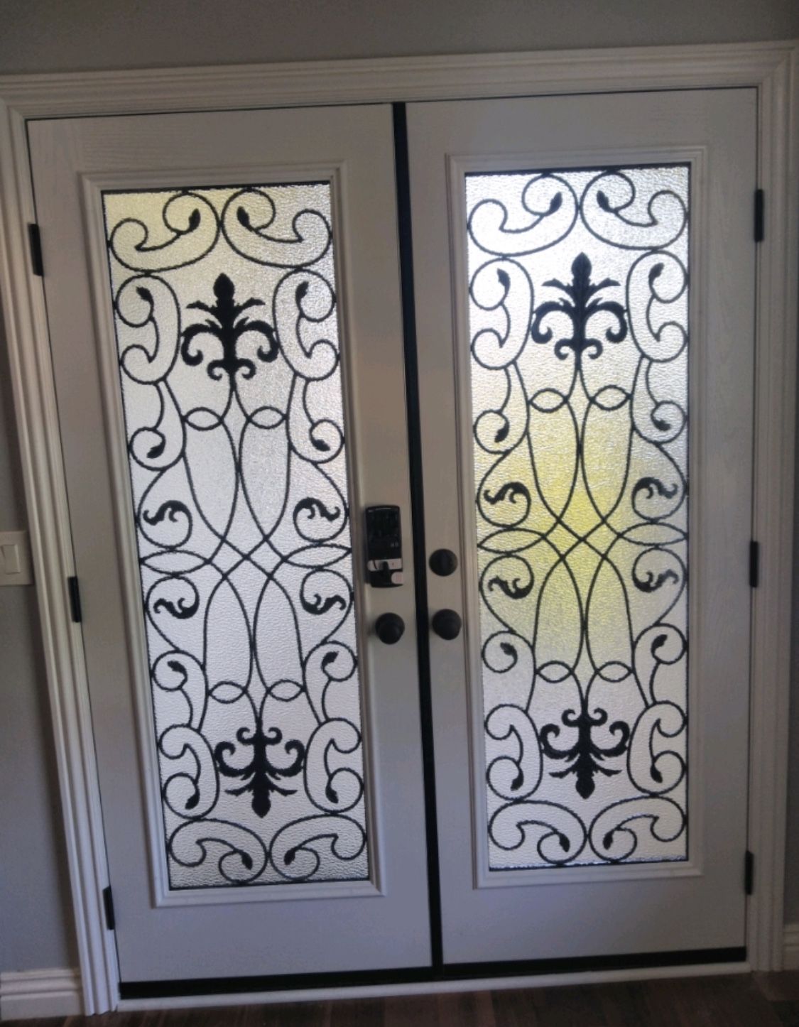 Fiberglass entry door