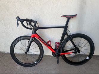 Giant propel advanced 1 carbon large frame..clean bike