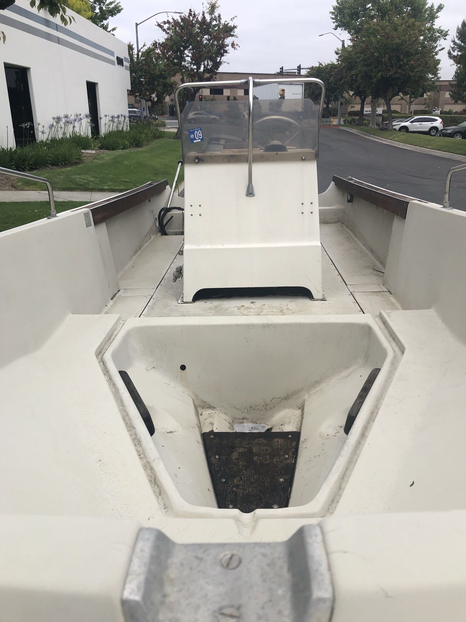 Clean 20’ Boston Whaler Outrage Center Console for Sale in Irvine, CA