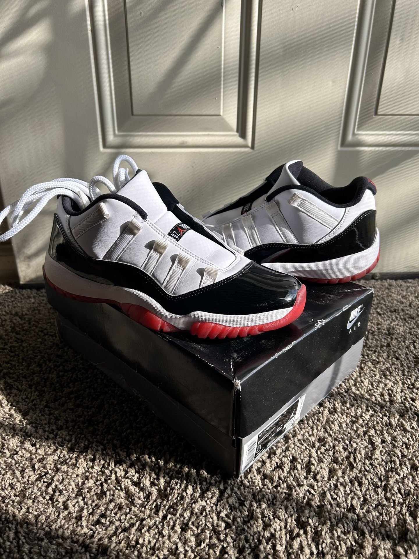 Jordan retro 11’s Low (men’s Size 8)