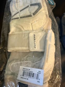 Football gloves