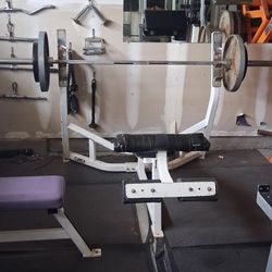 Decline Olympic Bench  / With Weights 2 - 44s  2- 25s  1 Olympic Bar  / $200