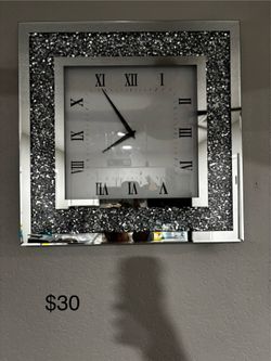 Glam clock