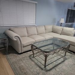 Beautiful Living Room Set In Great Condition 