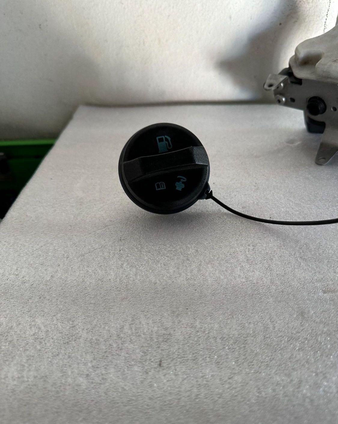 G8 Gt 2009 6.0 ( Gas Cap)