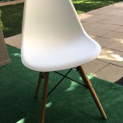 White Plastic Dining Or Office Chair