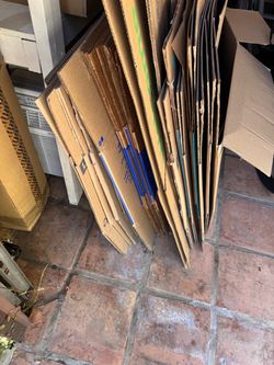 Free Moving bags and boxes