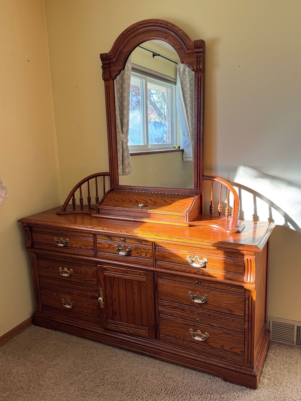Solid Oak Bedroom Furniture Set – Excellent Condition – $800 OBO