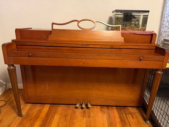 Upright piano