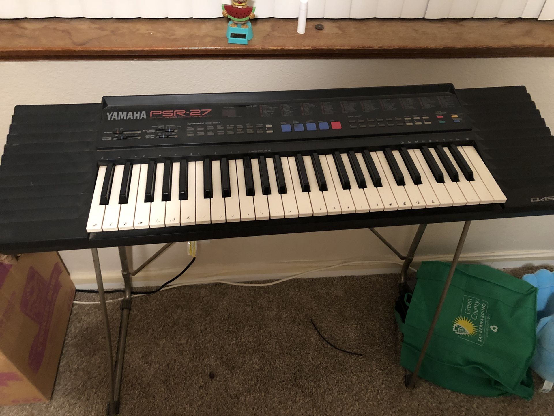 Yamaha PSR-27 keyboard