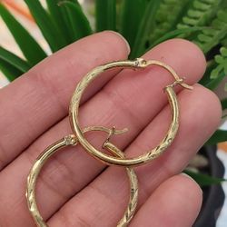 Womans Gold Hoops In 14k Gold 