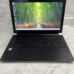 Laptop Toshiba 15.6” Display