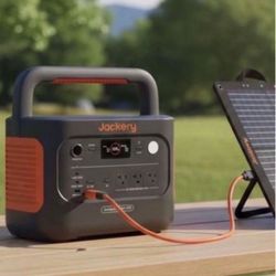 2000W Output/4000W Peak Solar Generator 1000 Plus Expandable Push Button Start Battery LiFePO4 100W Solar Panels
