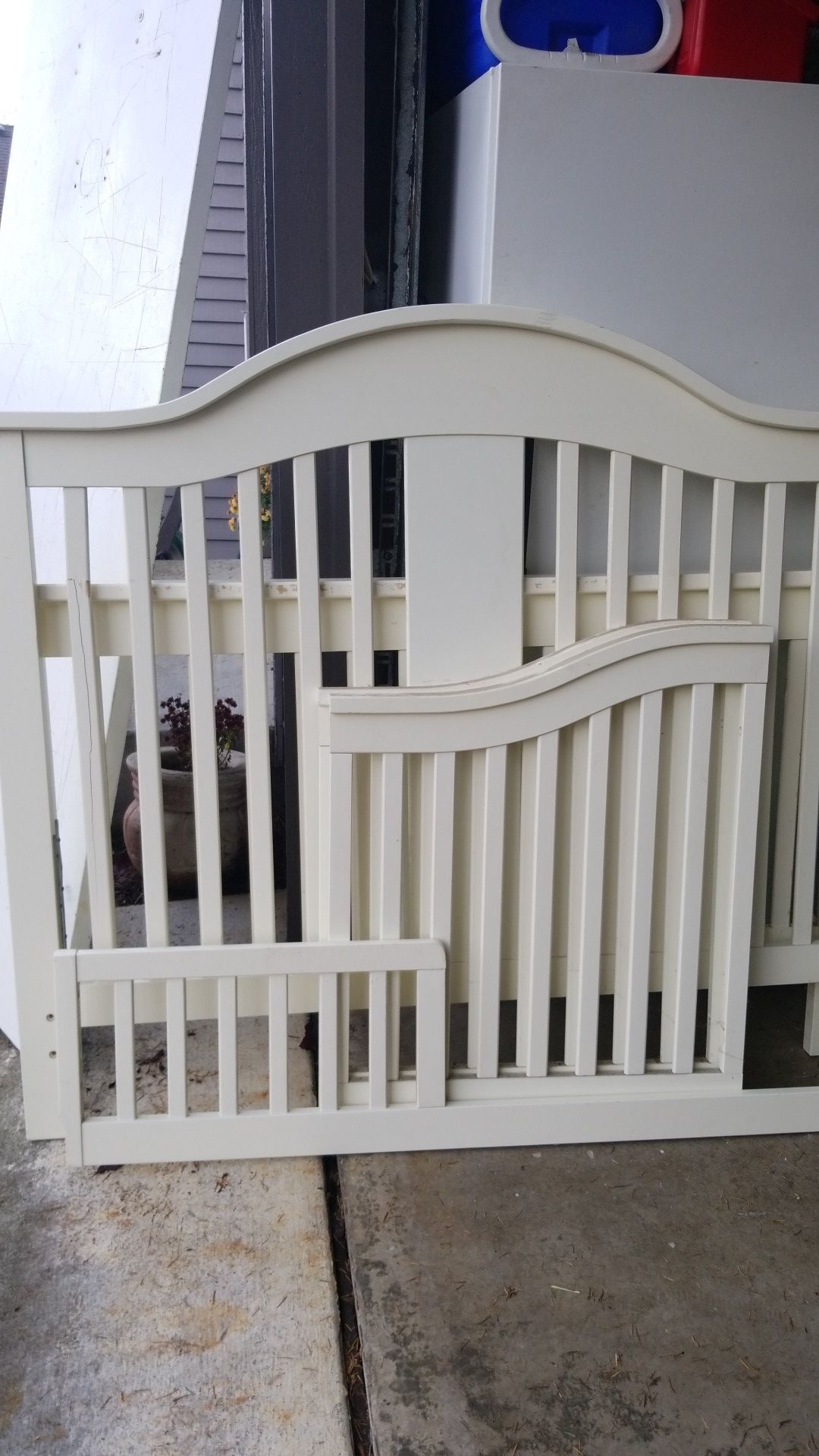 Kids crib, small bed